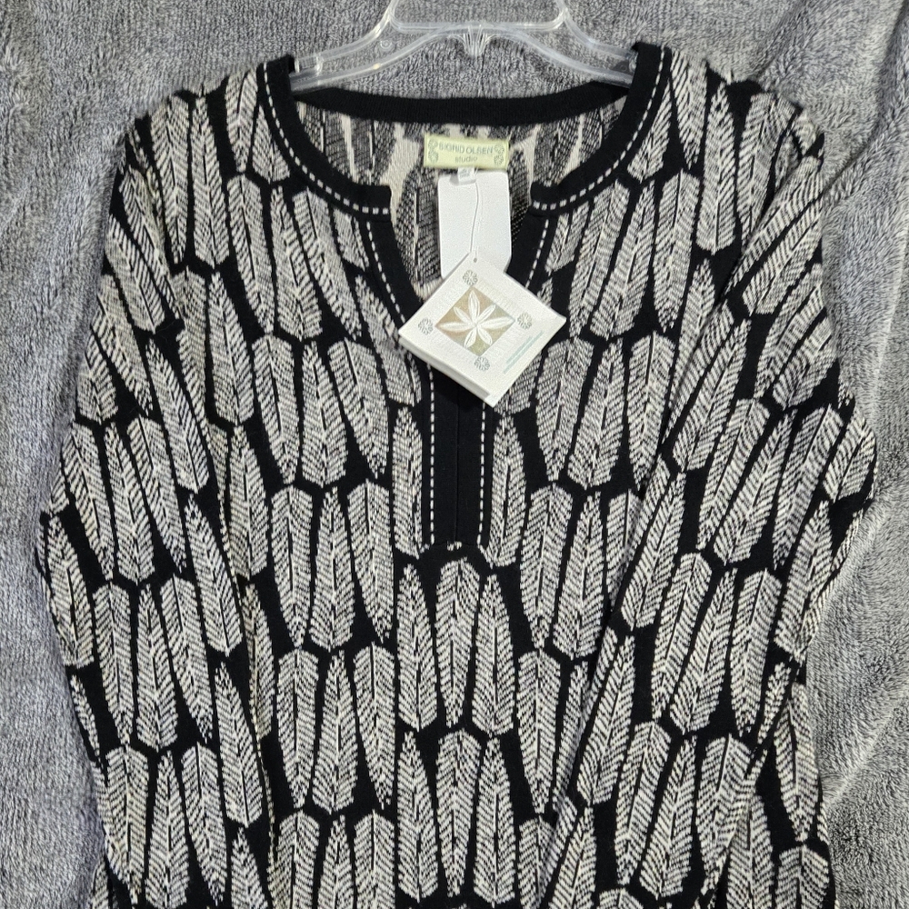 Sigrid Olsen Black and White Tunic Top